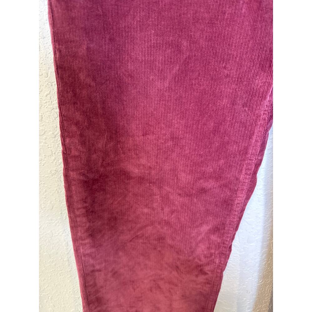 Patagonia Purple Fuschia Grand Pitch Corduroys EUC Sz 28 Pockets Organic Cotton - Picture 3 of 15
